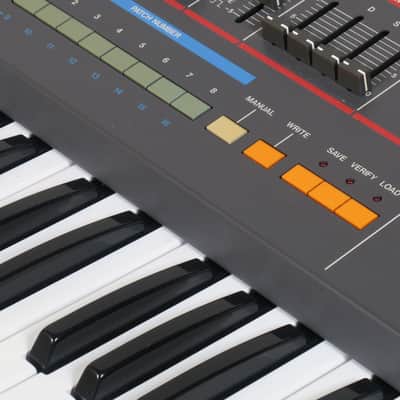 Roland Juno-106 Programmable Polyphonic Synthesizer with 6 new voice chips (serviced) imagen 6