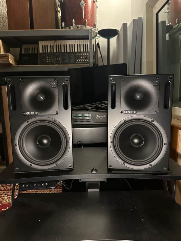 Genelec 1031 - Black image 1
