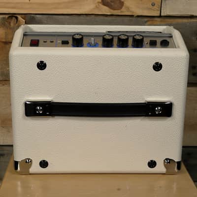 Ampeg Limited Edition SVT Micro VR 200W Bass Amp Head & SVT-210AV 2x10" Micro Bass Cabinet White "Excellent Condition" image 6
