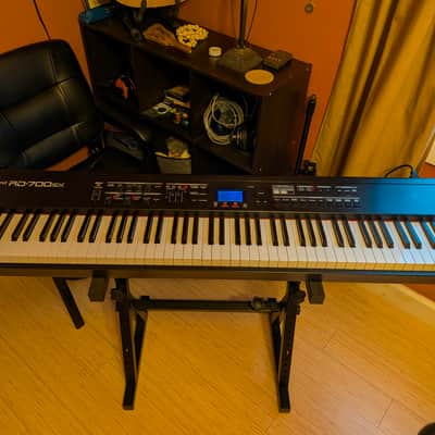 Roland RD-700SX 88-Key Digital Stage Piano 2004 - 2008 - Black