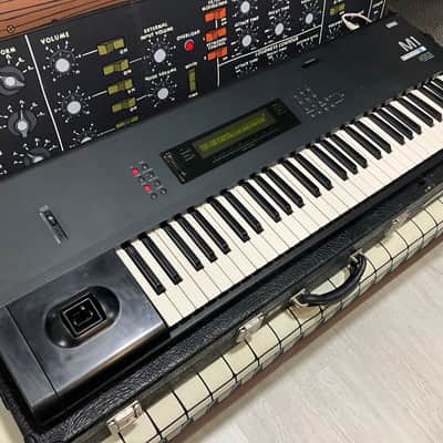 Korg M1 Music Workstation with case image 2