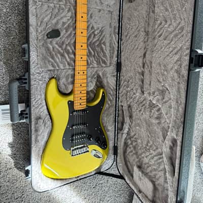 Fender American Ultra II Stratocaster HSS with Maple Fretboard 2024 - Present - Solar Flare image 6