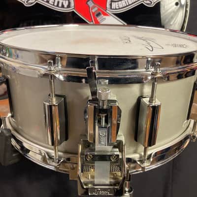 Steve Ferrone's Tom Petty and the Heartbreakers, Pearl - 5.5x14" Aluminum Snare Drum, Signed! image 12