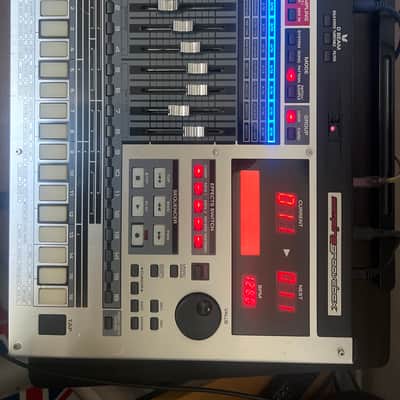 Roland MC-808 2006 - Silber