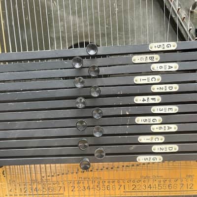 Autoharp By Oscar Schmidt 12 Chord 32 string Auto Harp W/ Case - Black image 6