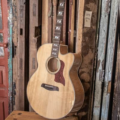 Sawtooth Solid Spruce Top Jumbo Cutaway 6 String Acoustic Electric Guitar with Flame Maple Back and Sides image 4
