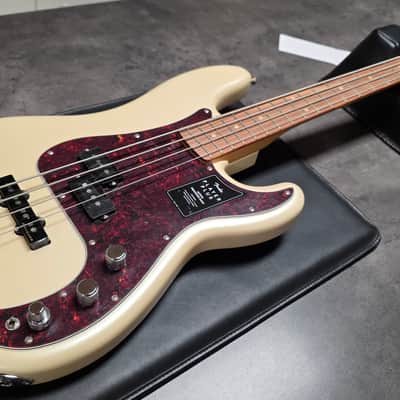 Fender Player Plus Precision PJ Bass BRAND NEW 4-String Active EQ Preamp Precision Jazz PJ Professional Pro Bass Guitar Noiseless Pickups Olympic Pearl White image 6