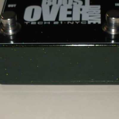 very lightly used (mostly very clean, a few imperfections) Tech 21 Boost Overdrive (metallic dark green casing) + battery & strings (NO tin, NO paperwork, NO sticker) image 14
