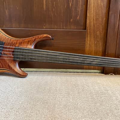 Immagine Roscoe LG Rustic Redwood Flamed Burl Fretless 5 string bass guitar *Gorgeous instrument* w/case - 2
