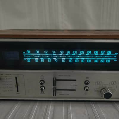 Fisher 304 2/4 Channel Stereo Receiver 1972 - Silver & Wood image 3