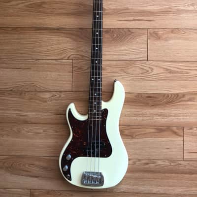 G&L LB-100 2016 Vintage White image 2