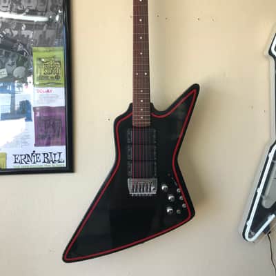 Harmony Explorer Black and red image 2
