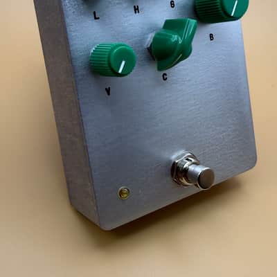 RCO Pedals Pepperbox (Volt Thrower build w/clean blend) 2025 - Raw aluminum with green knobs image 2