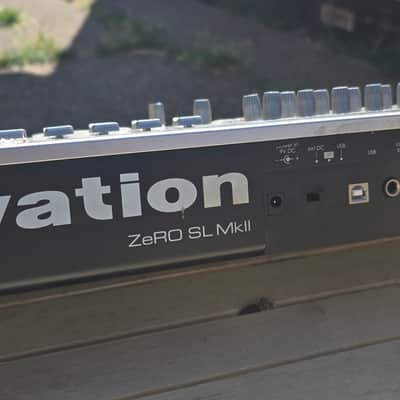 Novation ZeRO SL MKII Desktop MIDI DAW Controller 2008 - White image 2
