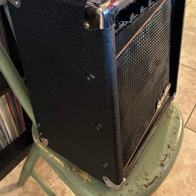 Gorilla GG-60 1x10 Solid State Guitar Combo Amplifier Vintage 1986 image 3