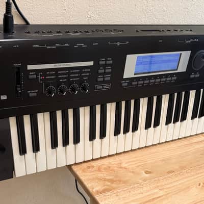 Korg TR61 61-Key Music Workstation Keyboard 2000s - Black image 2