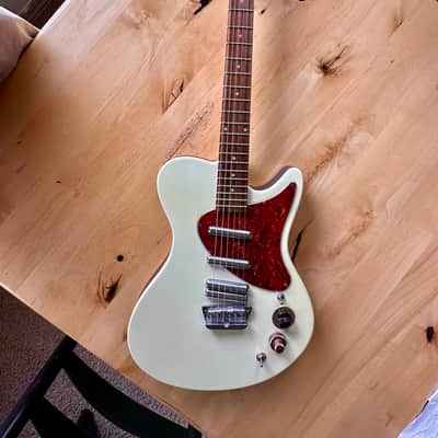 Danelectro Danelectro Mod 6 HSS Made in Korea Rare an in even more rare white 2000ish era 2000ish - White/brown image 1