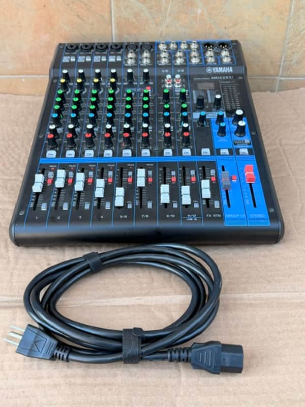 Yamaha MG12XU Mixing Console image 1