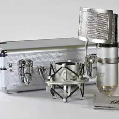MXL V67 HE Large Capsule Condenser Microphone image 4