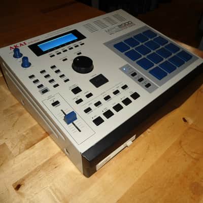 Akai MPC 2000 w/Custom BLUE LEDs & PADs 32MB RAM Sample & Boot Disks OS Ver.1.72 image 2