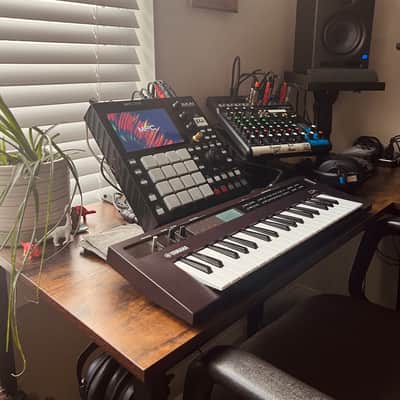 Akai MPC One Standalone MIDI Sequencer 2020 - Present Black MPC 3 BIBLE COURSE INCLUDED image 5