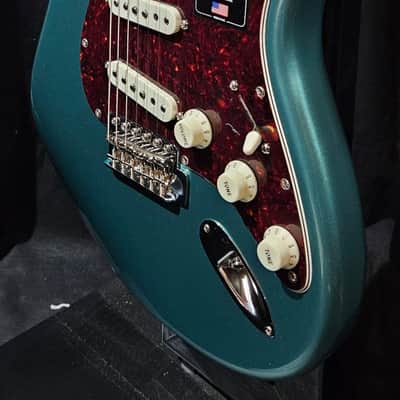Fender American Professional Classic Stratocaster Electric Guitar - Faded Sherwood Green Metallic 2025 image 7