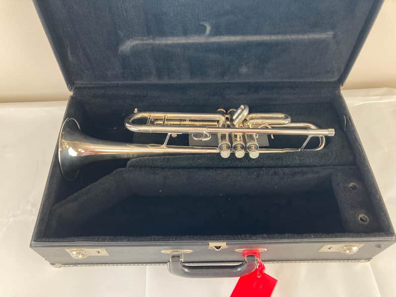 Getzen 700 Eterna II Bb Trumpet – Silver Plated – Intermediate Model – Excellent Used Condition – w/ Case SM#3593 image 1