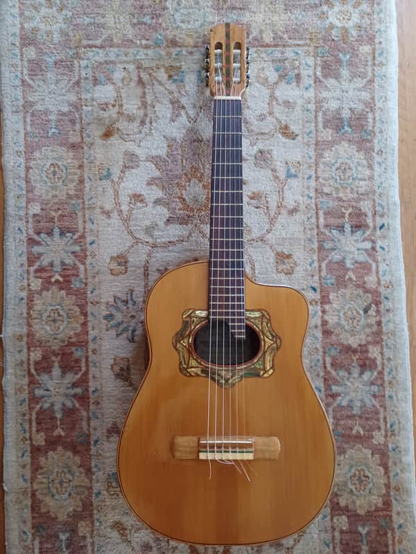 Geronimo Amezcua Gomez Requinto 1990's - gloss image 1