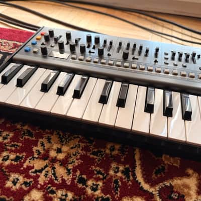 JX-08 Boutique Synthesizer Module with Boutique K-25m Keyboard