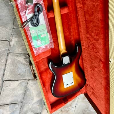 Fender Fender Stratocaster ‘62 AVRI (American Vintage Reissue) Fullerton Era 1982- 3 tone sunburst 1982 - Sunburst image 5