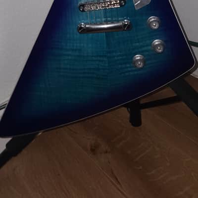 Firefly guitar Explorer 2024 - Blueburst image 1