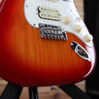 Fender Player II Stratocaster HSS - Aged Cherry Burst image 7