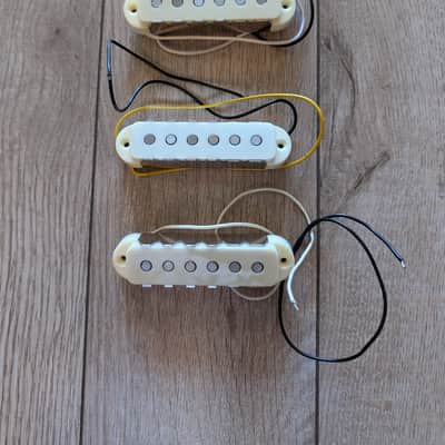 Squier By Fender Vintage Modified Bass XI Pickups 2015 image 2