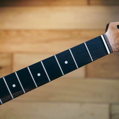 Stratocaster Neck – Roasted Maple & Rosewood | 21 Frets | Nitro Satin Finish | Bone Nut image 5
