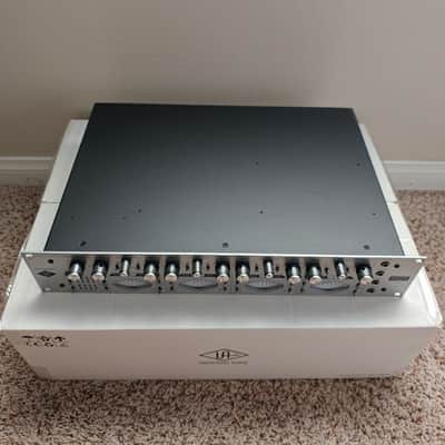Universal Audio 4-710d 4-Channel Microphone Preamp 2010 - Present - SIlver 4710 image 13