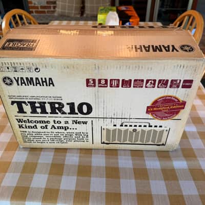 Yamaha THR10 10-Watt 2x3" Stereo Digital Modeling Guitar Combo 2011 - 2018 - Tan image 6