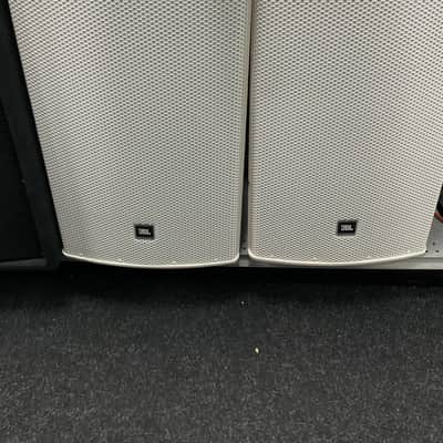 JBL AM7215/95 2-Way 15" Biamp / Passive Loudspeaker 2010s - White image 3