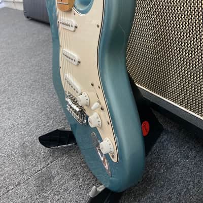 Fender Standard Stratocaster with Maple Fretboard 2001 - 2005 - Blue Agave image 7