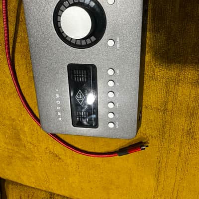 Universal Audio Arrow 2x4 Thunderbolt 3 Interface with Solo DSP Processor 2010s - Gray image 4