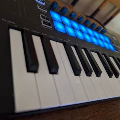 Novation Launchkey Mini MIDI Keyboard Controller image 2