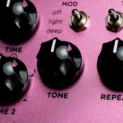 Strymon DIG Dual Digital Delay V2 2025 - Pink image 4