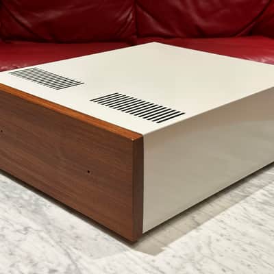 DIY High-End STEREO Power Amplifier (240 watts) for Studio or Hifi use - White / Solid Wood image 2