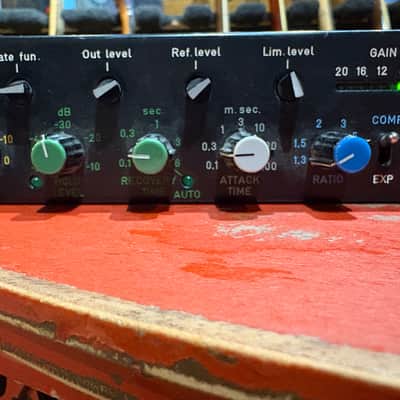 NTP 179-170 Stereo Compressor/Limiter/Expander image 3