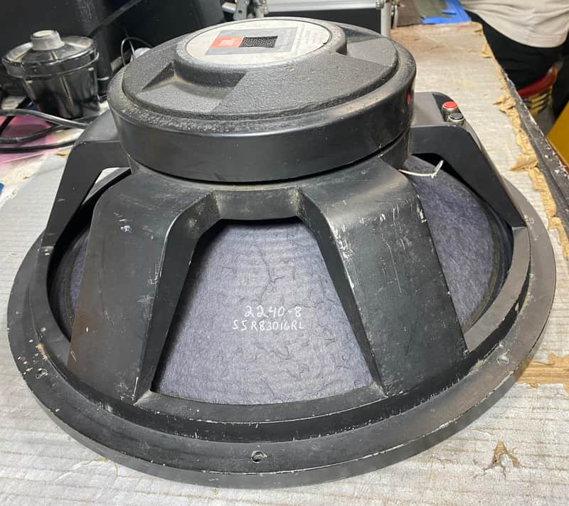 JBL 2240H 18