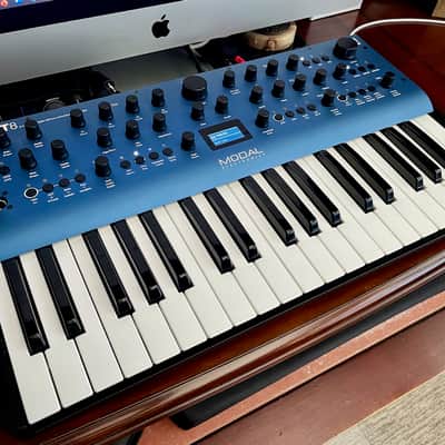 Modal Cobalt8 synthesizer with decksaver and software image 1