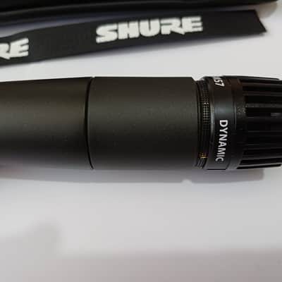 Shure SM57 Cardioid Dynamic Microphone - with zip case and mic clip image 5