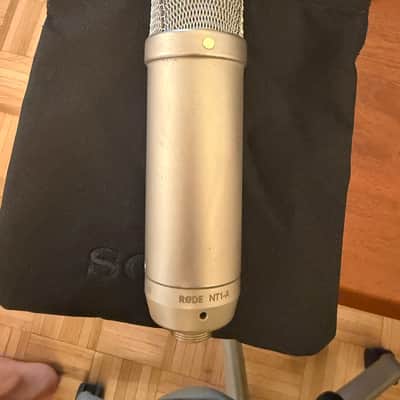 RODE NT1-A Large Diaphragm Cardioid Condenser Microphone 2002 - Present - Silver