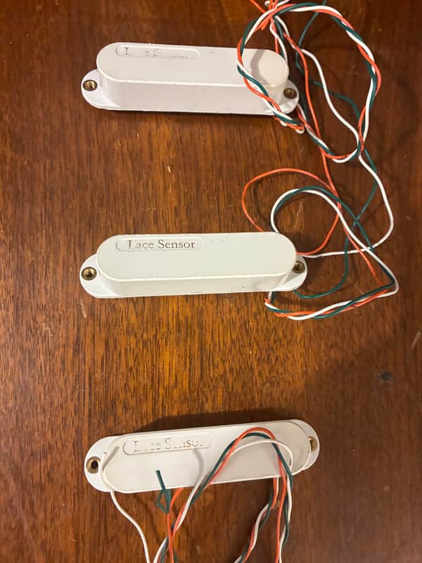 Fender 099-2000-000 FLS Stratocaster Lace Sensor Gold Pickup 2010s - White image 1
