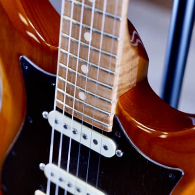 Knaggs Chesapeake Severn Trem Amber Gloss Roasted Alder/Flamed Maple image 7