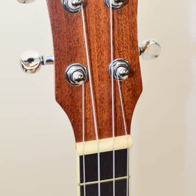 Lohanu LU-T Tenor Ukulele w/ Bag image 9